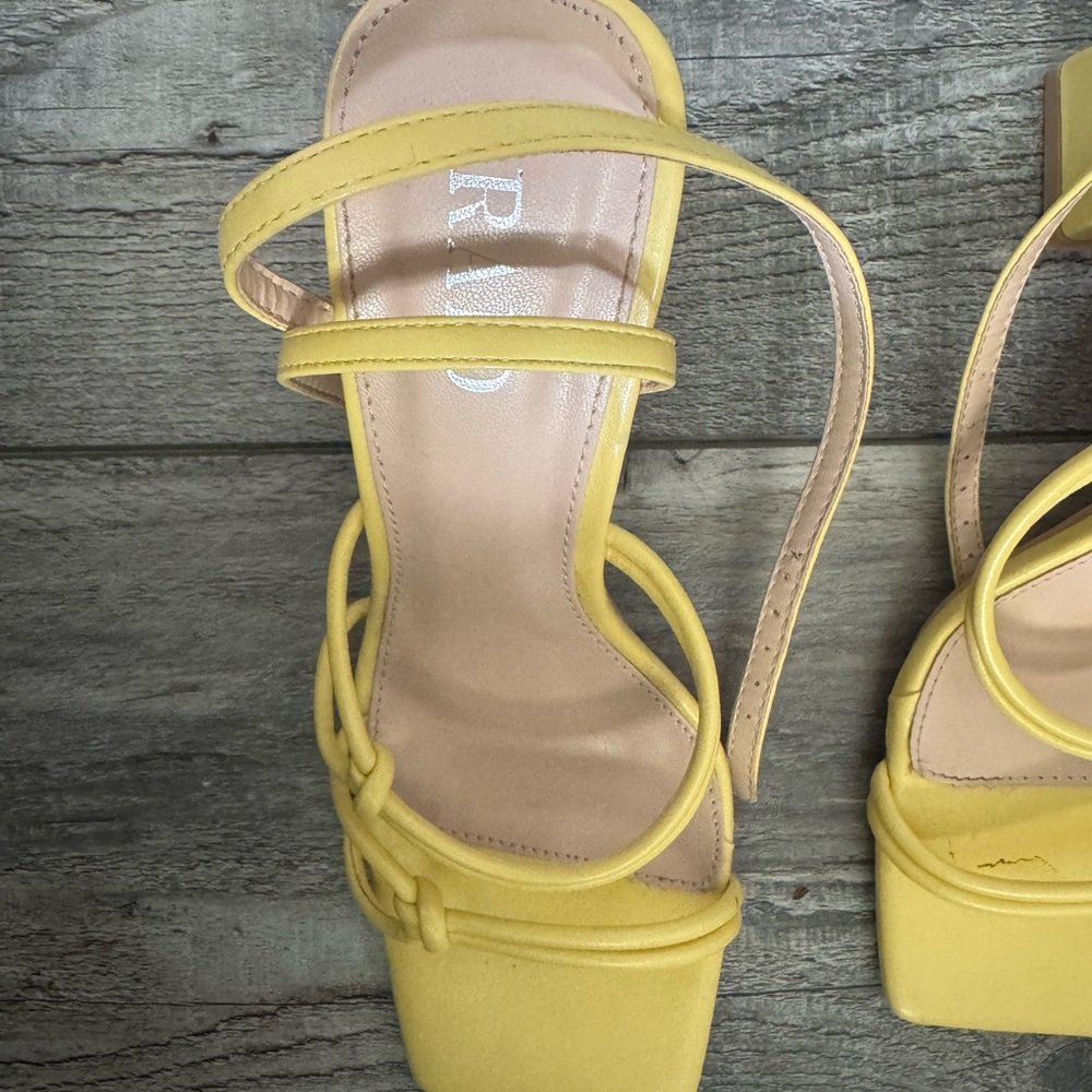 RAID Knot Block Heels - Picture 3 of 4